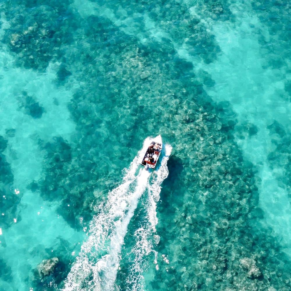 Boating tours and cruises in Coral Bay.